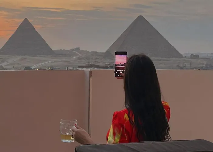 Pyramids View Rooftop Apartment