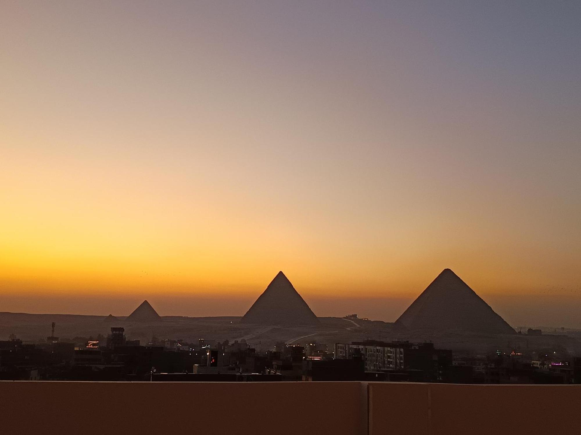 Pyramids View Rooftop * Ghatati